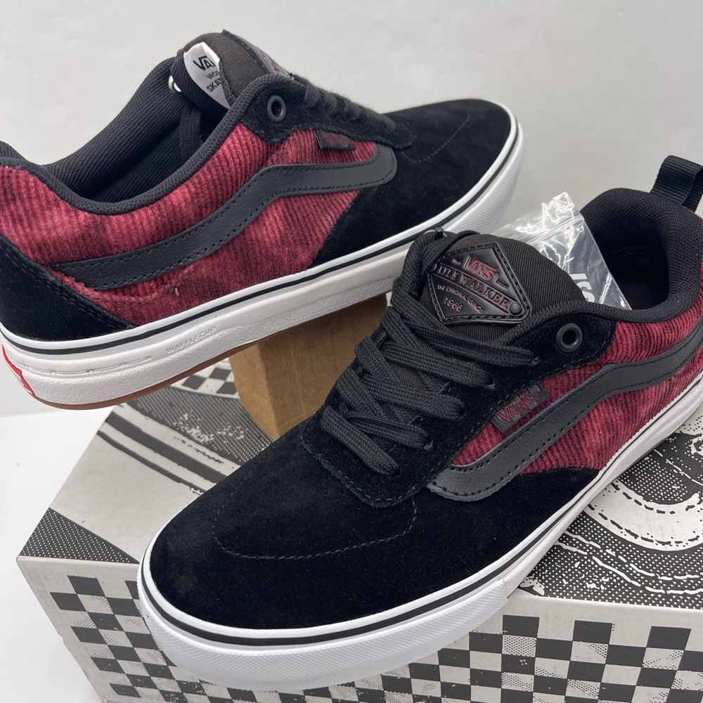 Vans WMNS Kyle Walker
Corduroy Tie-Dye/Black/White Sneakers
VN0A5JIEX4C - Picture 10 of 16